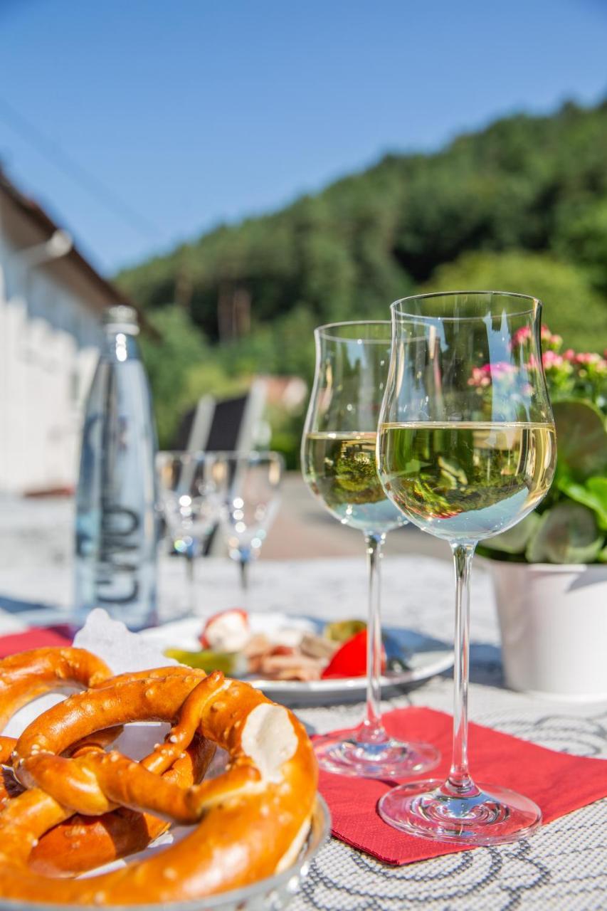 Hotel Restaurant Haus Waldesruh Eppenbrunn Dış mekan fotoğraf